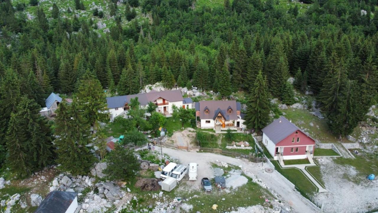Bujtina Arlindi Bed and Breakfast Valbone Buitenkant foto