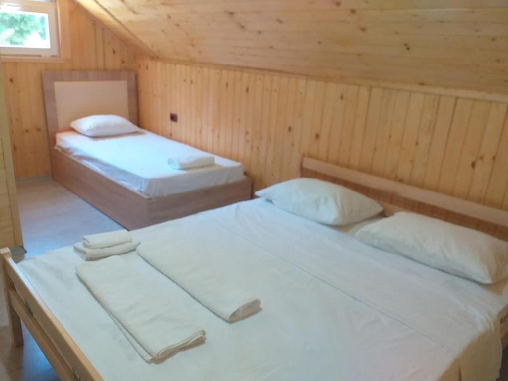 Bujtina Arlindi Bed and Breakfast Valbone Buitenkant foto