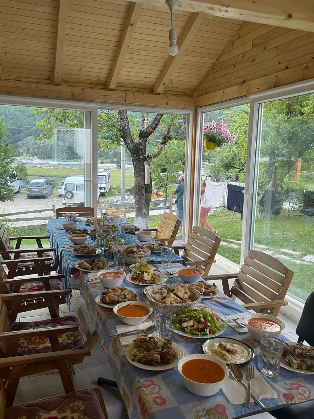 Bujtina Arlindi Bed and Breakfast Valbone Buitenkant foto