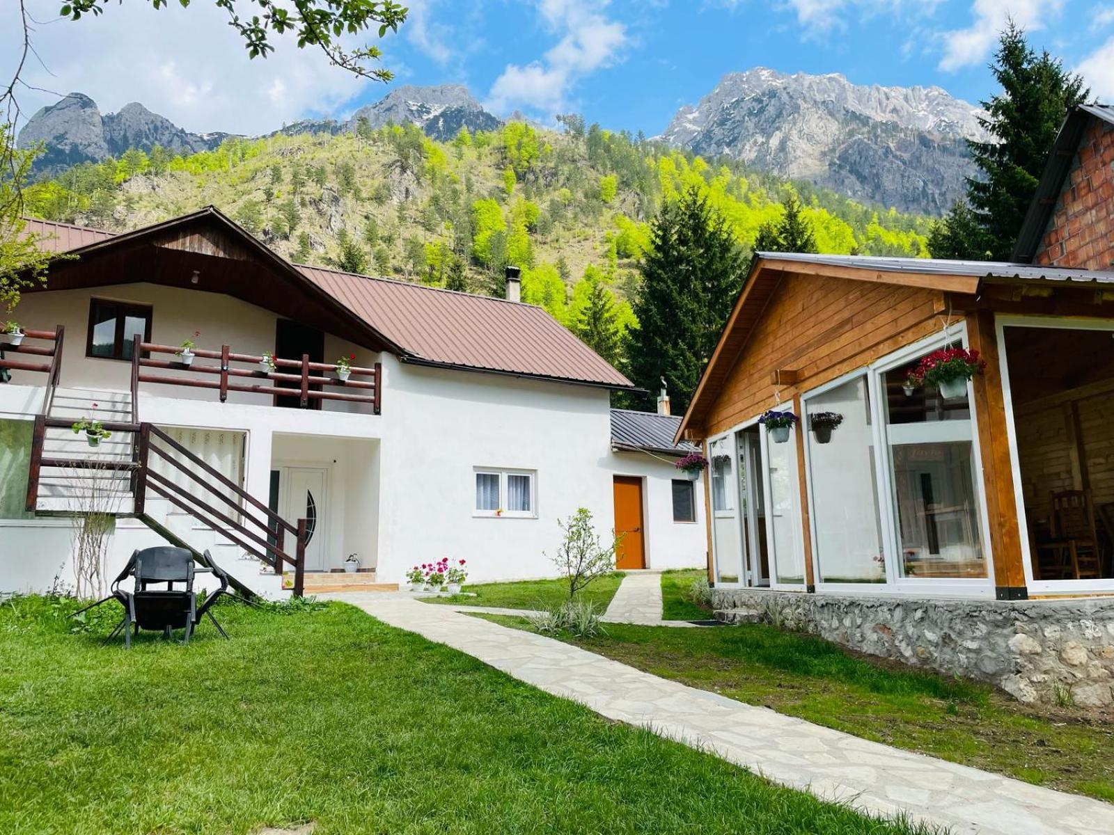 Bujtina Arlindi Bed and Breakfast Valbone Buitenkant foto
